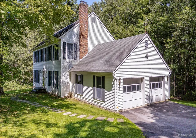 Photo 3 of Single family home for sale at 5 Red Fox Run, Chester Town, NY 10918 | MLS# 1046418 | Listing updated on 2026-09-15