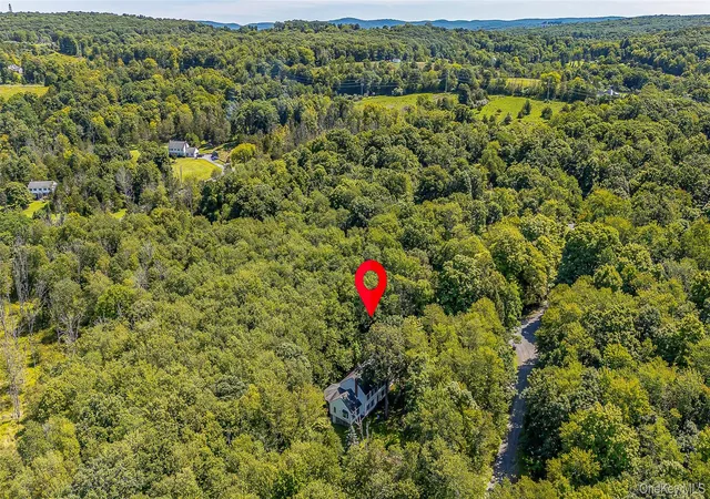 Photo 3 of Single family home for sale at 5 Red Fox Run, Chester Town, NY 10918 | MLS# 1046418 | Listing updated on 2026-09-15