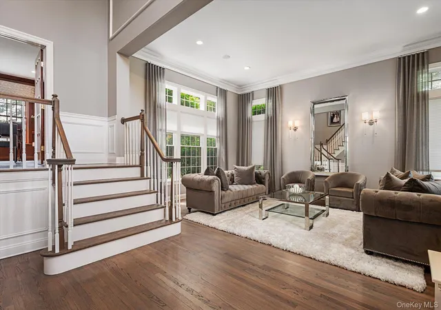 Photo 3 of Single family home for sale at 37 Legends Cir, Huntington, NY 11747 | MLS# 1046462 | Listing updated on 2026-09-09