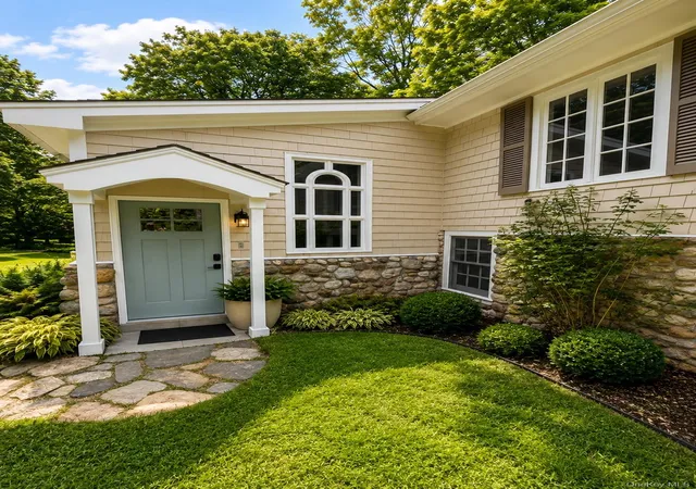 Photo 3 of Single family home for sale at 9 Lewis Rd, Pound Ridge, NY 10576 | MLS# 1046466 | Listing updated on 2026-09-12