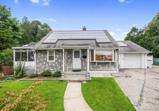 Photo 1 of Single family home for sale at 4 Briary Rd, Greenburgh, NY 10522 | MLS# 1046482 | Listing updated on 2026-10-06