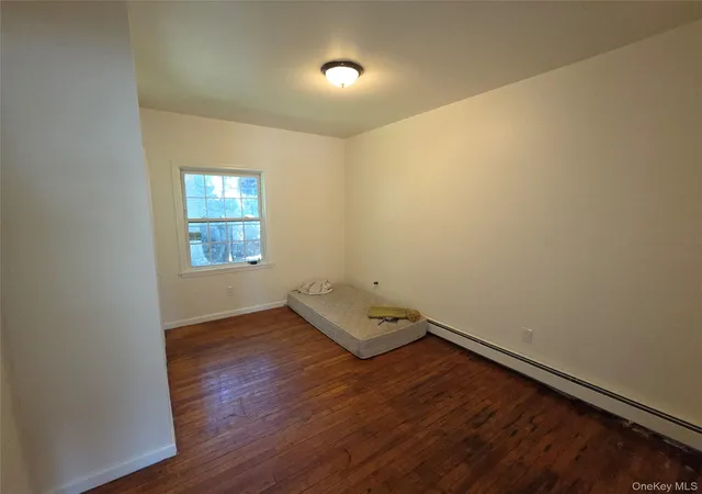 Photo 4 of Single family home for sale at 41 Lakewood St, Babylon, NY 11798 | MLS# 1046529 | Listing updated on 2026-09-13