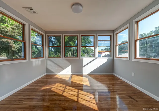 Photo 4 of Single family home for sale at 5 Durst Dr, Brookhaven, NY 11784 | MLS# 1046540 | Listing updated on 2026-09-15