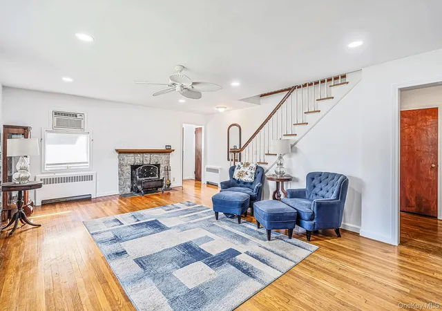 Photo 3 of Single family home for sale at 49 Seafield Ln, Islip, NY 11706 | MLS# 1046542 | Listing updated on 2026-09-15