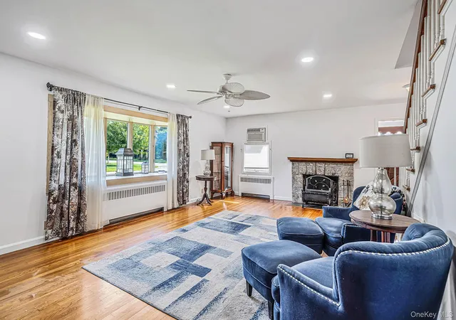 Photo 4 of Single family home for sale at 49 Seafield Ln, Islip, NY 11706 | MLS# 1046542 | Listing updated on 2026-09-15