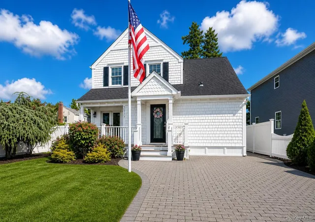 Photo 1 of Single family home for sale at 2517 Rockville Centre Pkwy, Hempstead, NY 11572 | MLS# 1046547 | Listing updated on 2026-09-12