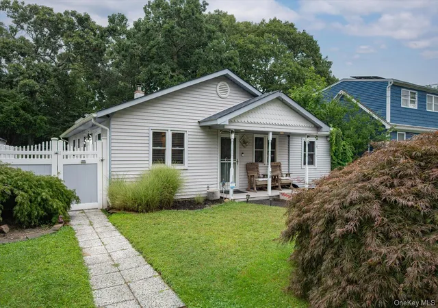 Photo 2 of Single family home for sale at 75 Westminster Dr, Brookhaven, NY 11967 | MLS# 1046585 | Listing updated on 2026-09-12