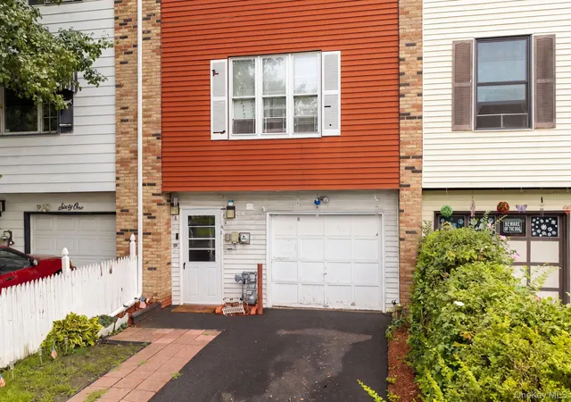 Photo 2 of Single family home for sale at 63 Greenway Ter, Wallkill, NY 10941 | MLS# 1046642 | Listing updated on 2026-10-03