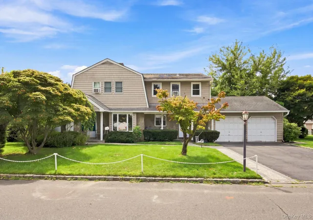 Multi family home for sale at 5 Conway Ct, Glen Cove, NY 11542 | MLS# 1046687