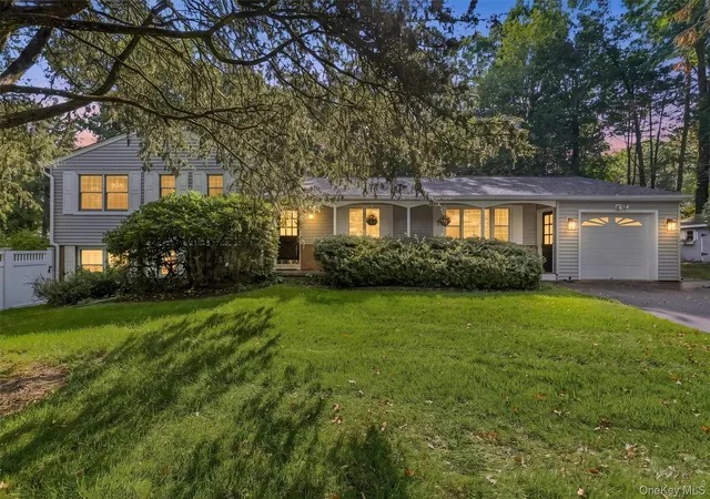 Photo 1 of Single family home for sale at 10 Oak Bnd Rd, Poughkeepsie, NY 12603 | MLS# 1046807 | Listing updated on 2026-09-12