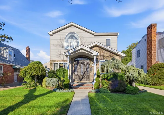 Photo 2 of Single family home for sale at 154 Celler Ave, North Hempstead, NY 11040 | MLS# 1046862 | Listing updated on 2026-09-14