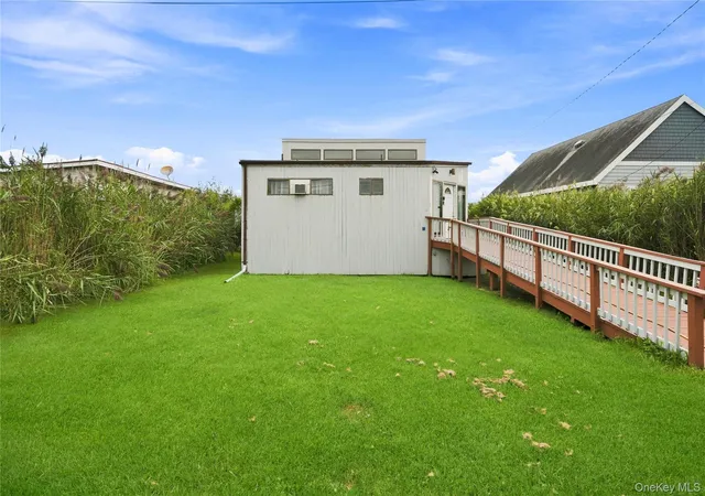 Photo 4 of Single family home for sale at 8 Cayuga St, Brookhaven, NY 11770 | MLS# 1046897 | Listing updated on 2026-09-11