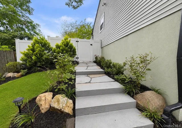 Photo 3 of Single family home for sale at 19 Hawthorne Rd, Brookhaven, NY 11778 | MLS# 1046935 | Listing updated on 2026-09-12