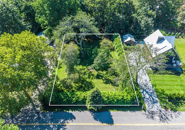 Photo 2 of Sale Pending at 1400 Bay Shore Rd, Southold, NY 11944 | MLS# 1047008 | Listing updated on 2026-10-05