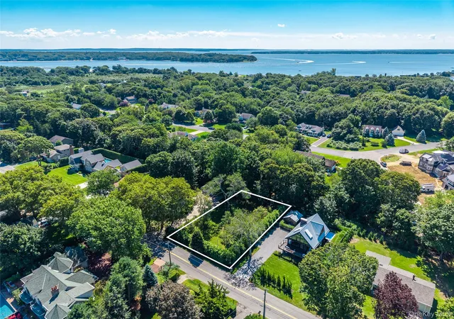 Photo 3 of Sale Pending at 1400 Bay Shore Rd, Southold, NY 11944 | MLS# 1047008 | Listing updated on 2026-10-05