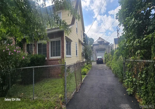 Photo 1 of Single family home for sale at 112 E 4th Street, Mount Vernon, NY 10550 | MLS# 1047090 | Listing updated on 2026-09-13