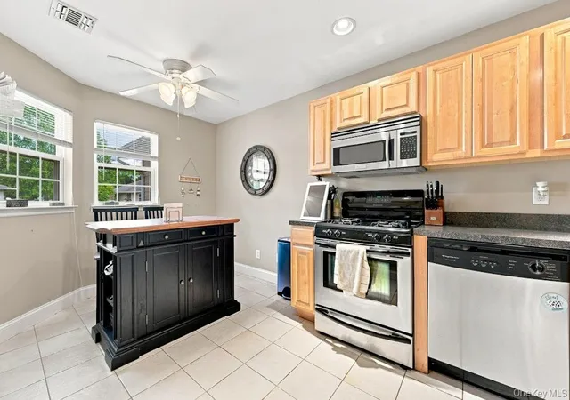 Photo 3 of Condo for sale at 90 Mulberry Comn, Riverhead, NY 11901 | MLS# 1047107 | Listing updated on 2026-09-14