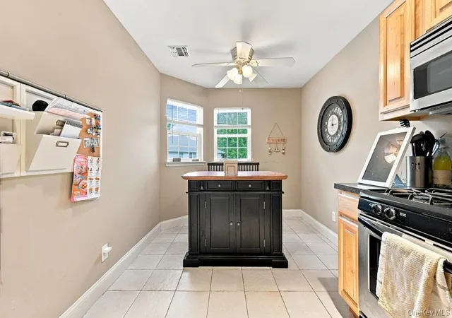 Photo 4 of Condo for sale at 90 Mulberry Comn, Riverhead, NY 11901 | MLS# 1047107 | Listing updated on 2026-09-14