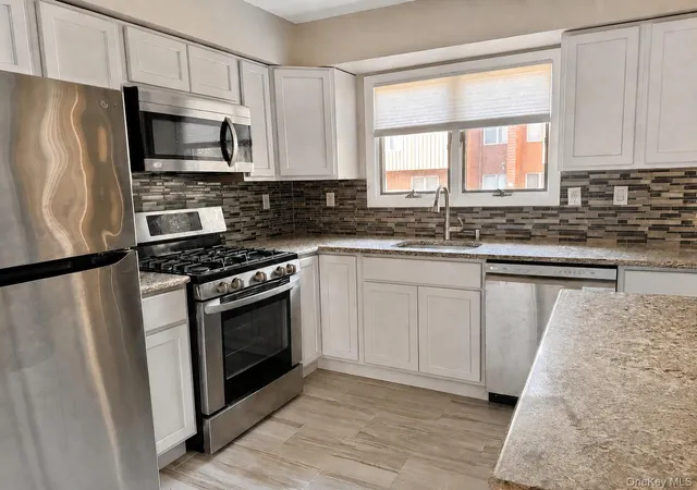 Photo 3 of Condo for sale at 10 Braemar Ct, Clarkstown, NY 10956 | MLS# 1047111 | Listing updated on 2026-10-08