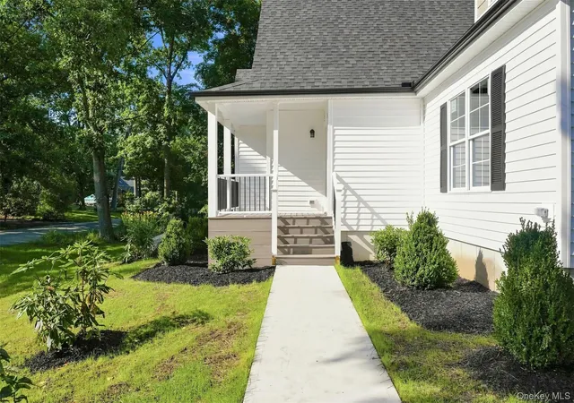 Photo 4 of Single family home for sale at 34 Innis Ave, Newburgh (town), NY 12550 | MLS# 1047151 | Listing updated on 2026-09-13
