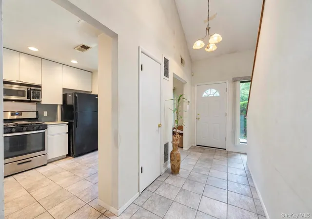 Photo 3 of Condo for sale at 12 Hidden Pines Way, Islip, NY 11716 | MLS# 1047157 | Listing updated on 2026-10-09