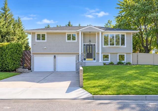 Photo 1 of Single family home for sale at 201 Smithtown Polk Blvd, Brookhaven, NY 11720 | MLS# 1047339 | Listing updated on 2026-09-12