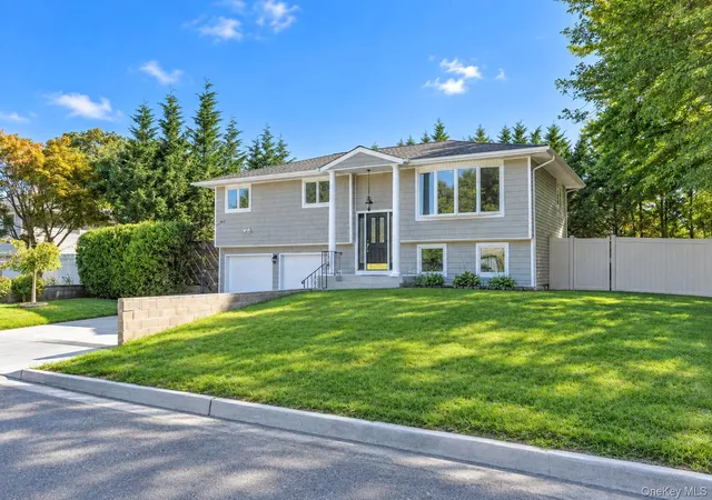 Photo 3 of Single family home for sale at 201 Smithtown Polk Blvd, Brookhaven, NY 11720 | MLS# 1047339 | Listing updated on 2026-09-12