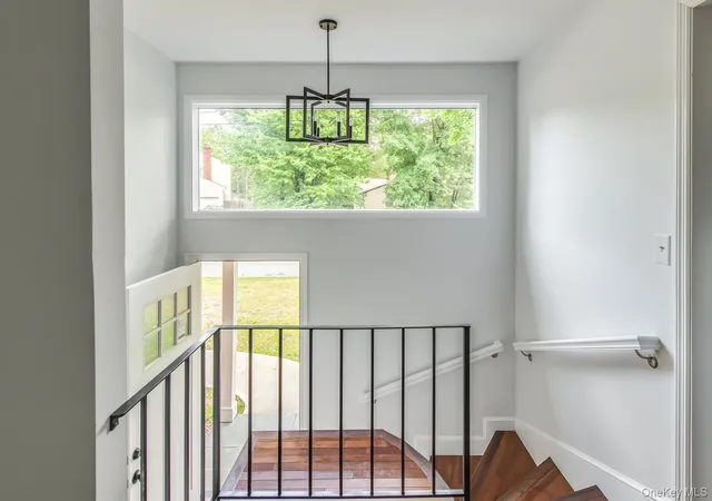 Photo 3 of Single family home for sale at 33 Horizon Hl Dr, Poughkeepsie (town), NY 12603 | MLS# 1047372 | Listing updated on 2026-09-13