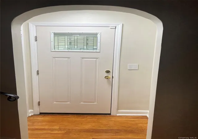 Photo 3 of Single family home for sale at 80 Roberts Ln, Yonkers, NY 10701 | MLS# 1047445 | Listing updated on 2026-09-08