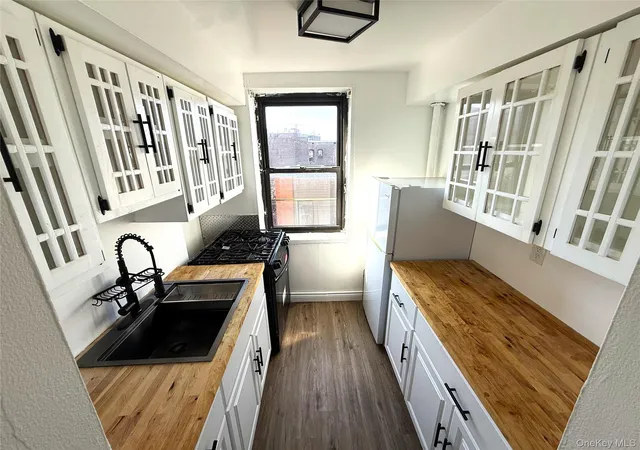 Photo 2 of Condo for sale at 143 Bruce Ave #3G, Yonkers, NY 10705 | MLS# 1047451 | Listing updated on 2026-10-15