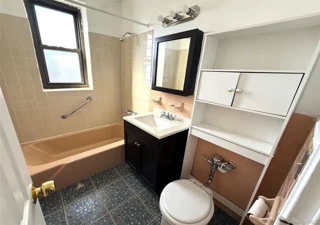 Listing Photo 5 - Condo for sale in building located at 143 Bruce Ave, Yonkers, NY 10701 - Unit #3G
