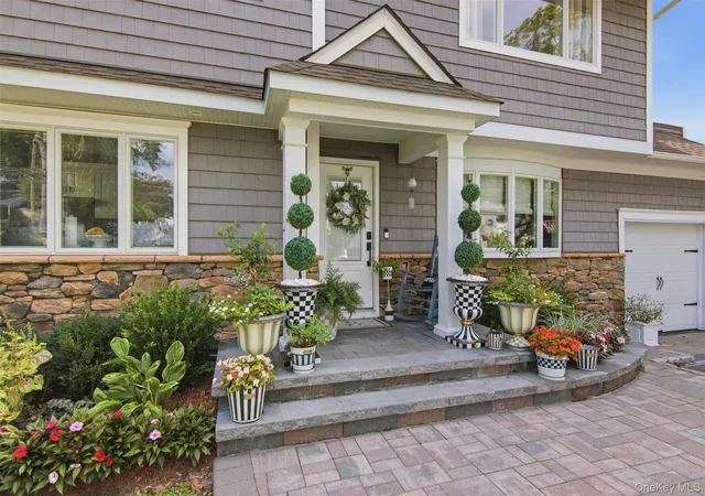 Photo 3 of Single family home for sale at 8 Glen Way, Brookhaven, NY 11755 | MLS# 1047485 | Listing updated on 2026-09-13