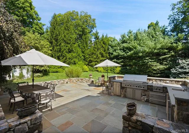 Photo 3 of Mansion for sale at 6 Round House Ct, North Castle, NY 10506 | MLS# 1047494 | Listing updated on 2026-09-15