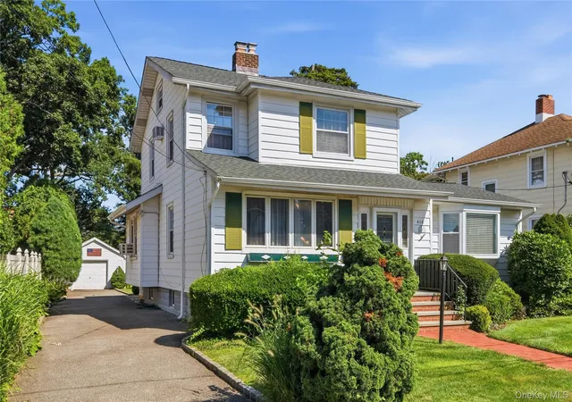Photo 3 of Single family home for sale at 410 Clinton St, Hempstead, NY 11710 | MLS# 1047596 | Listing updated on 2026-09-12