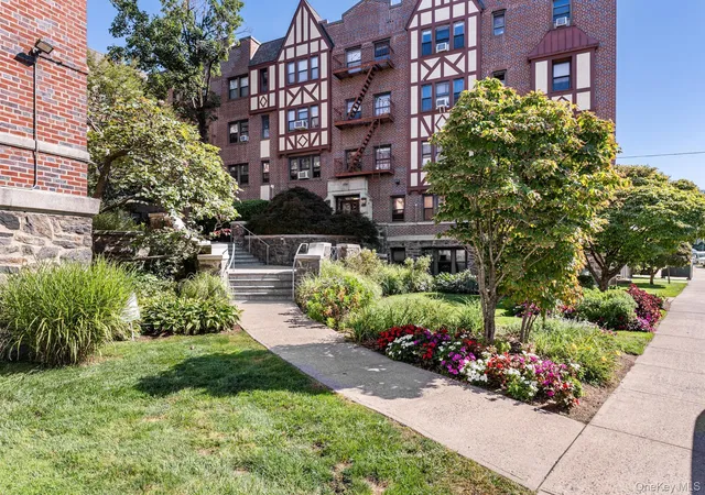 Photo 2 of Condo for sale at 604 Tompkins #B4, Mamaroneck, NY 10543 | MLS# 1047609 | Listing updated on 2026-09-09
