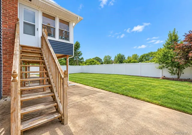 Photo 4 of Single family home for sale at 1020 Wood Park Dr, Hempstead, NY 11510 | MLS# 1047718 | Listing updated on 2026-09-15