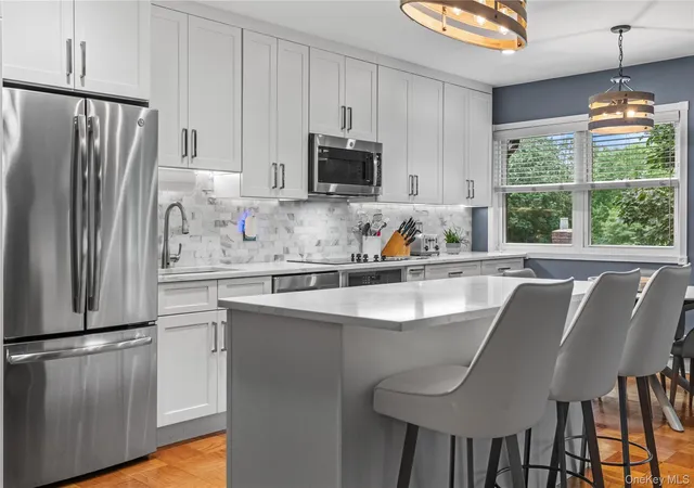 Photo 4 of Sale Pending at 73 Lorraine Ter #325, Mount Vernon, NY 10553 | MLS# 1047837 | Listing updated on 2026-09-25