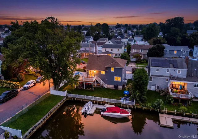 Photo 1 of Single family home for sale at 3835 Niami St, Hempstead, NY 11783 | MLS# 1047858 | Listing updated on 2026-09-12