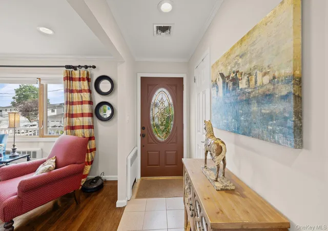 Photo 4 of Single family home for sale at 3835 Niami St, Hempstead, NY 11783 | MLS# 1047858 | Listing updated on 2026-09-12