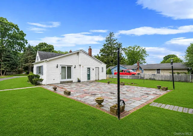 Photo 3 of Single family home for sale at 1 E Jackwill Rd, Brookhaven, NY 11772 | MLS# 1047892 | Listing updated on 2026-10-03