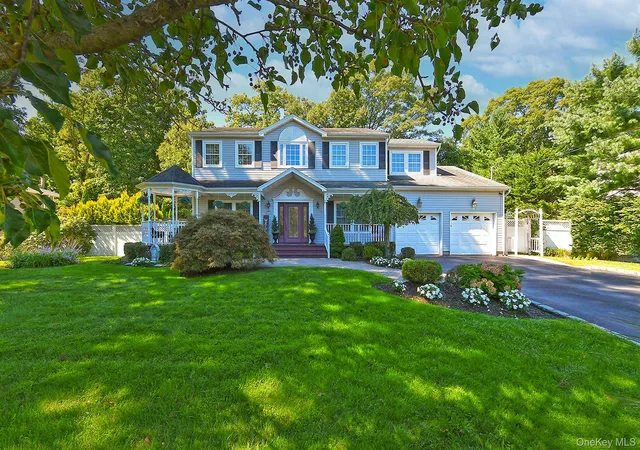 Photo 1 of Single family home for sale at 7 Ona Ave, Huntington, NY 11746 | MLS# 1047921 | Listing updated on 2026-10-02