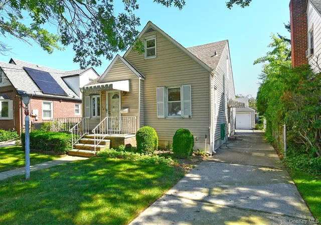 Photo 3 of Single family home for sale at 12 Hull Ave, North Hempstead, NY 11040 | MLS# 1047936 | Listing updated on 2026-09-13