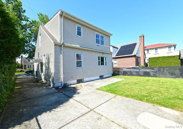 Photo 34 of Single family home for sale at 12 Hull Ave, North Hempstead, NY 11040 | MLS# 1047936 | Listing updated on 2026-09-13