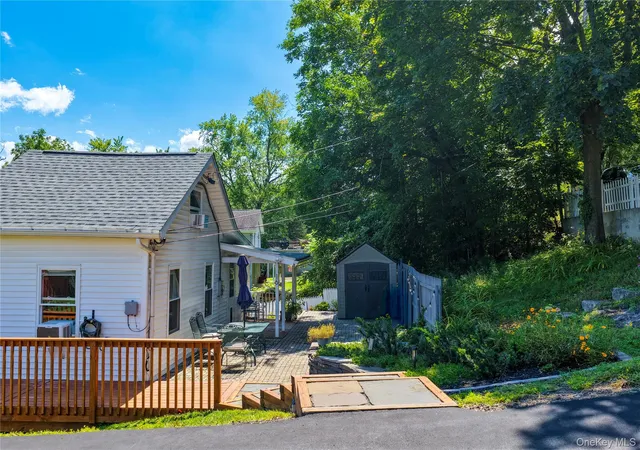 Photo 4 of Single family home for sale at 16 Highland Ave, Catskill, NY 12414 | MLS# 1047945 | Listing updated on 2026-09-14