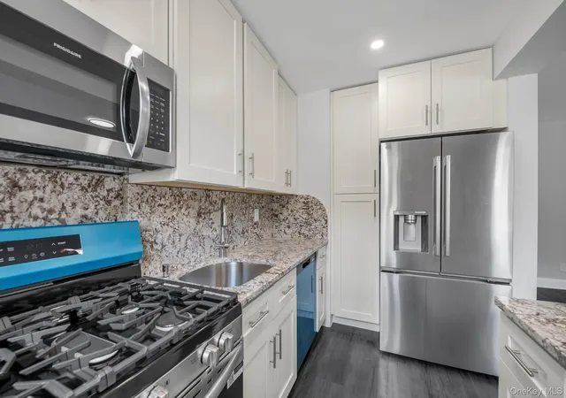 Listing Photo 4 - Condo for sale in building located at 141-15 Union Turnpike, New York, NY 11367 - Unit #1-O