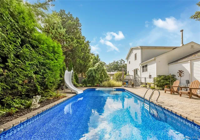 Photo 3 of Sale Pending at 60 Jaycox Ave, Islip, NY 11751 | MLS# 1048018 | Listing updated on 2026-10-01