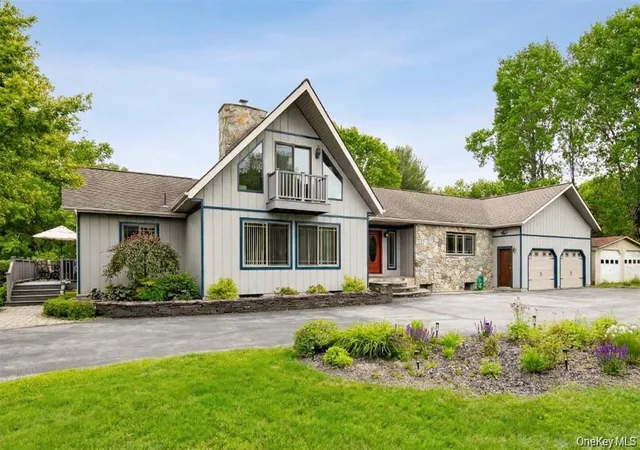 Photo 1 of Single family home for sale at 129 Clinton Corners Rd, Pleasant Valley, NY 12578 | MLS# 1048041 | Listing updated on 2026-09-11