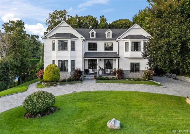 Photo 1 of Single family home for sale at 105 Woodhill Ln, North Hempstead, NY 11030 | MLS# 1048059 | Listing updated on 2026-09-12