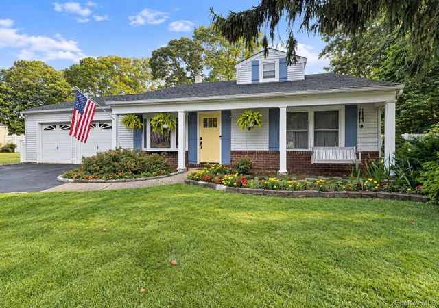 Photo 2 of Single family home for sale at 9 Sugarbush Ln, Brookhaven, NY 11727 | MLS# 1048076 | Listing updated on 2026-09-13