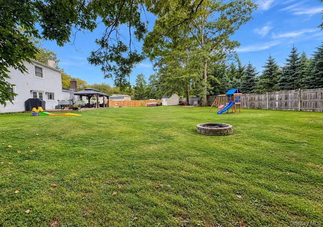 Photo 23 of Sale Pending at 9 Sugarbush Ln, Brookhaven, NY 11727 | MLS# 1048076 | Listing updated on 2026-10-06